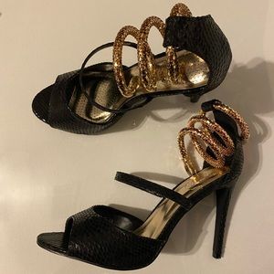 Azalea Wang Valorie Heels / Gold Snake